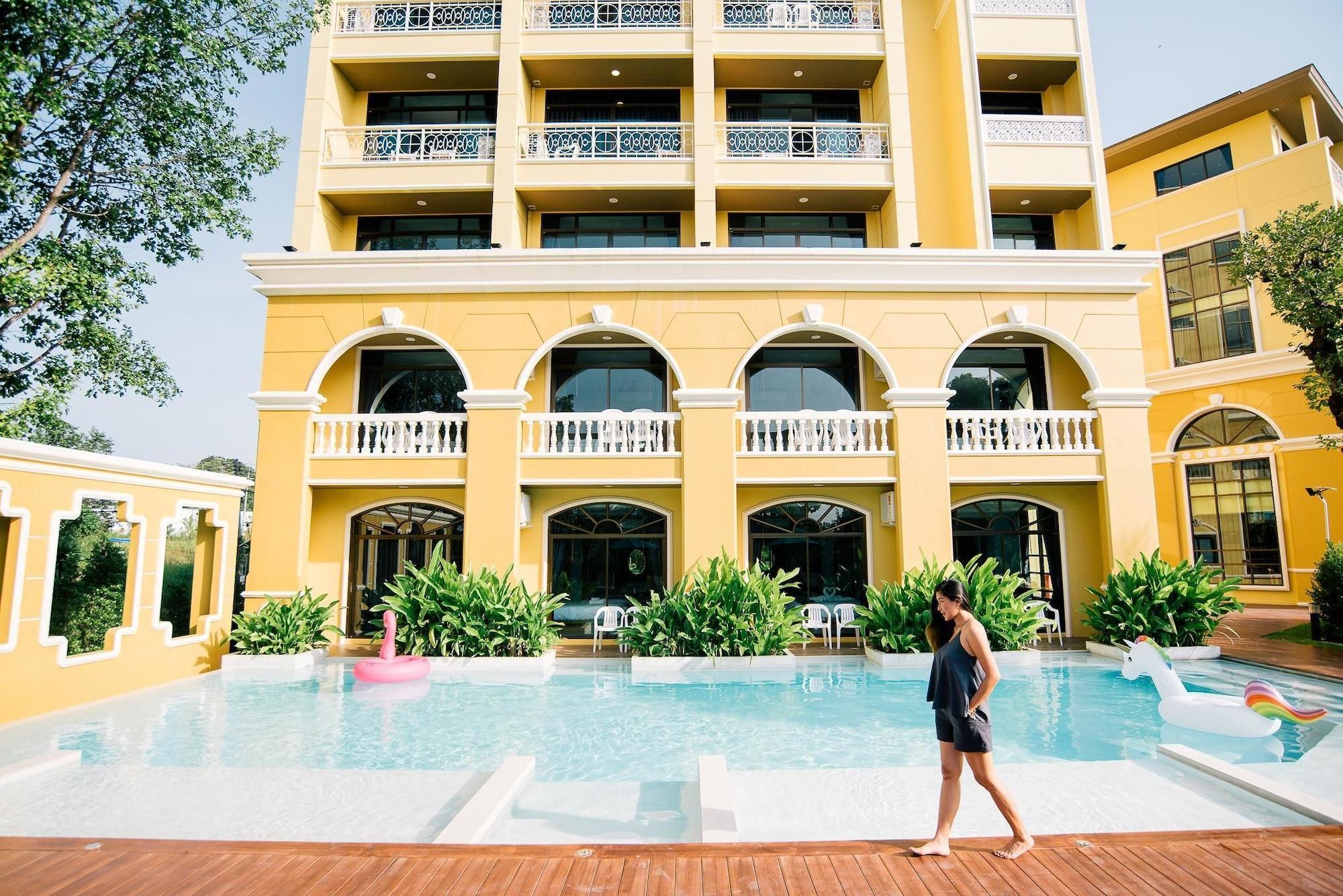 The Pineapple Hotel Krabi town Exterior foto